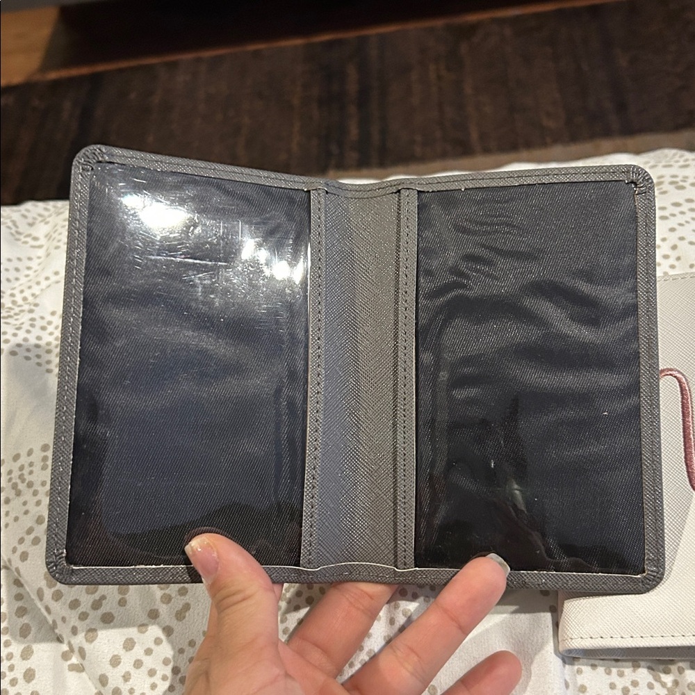 Mr. and Mrs. Passport Holders NWT - Picture 2 of 4